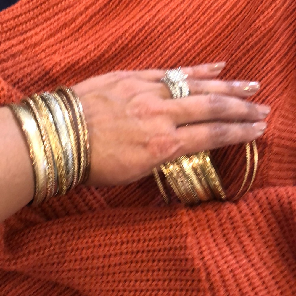 Over 20 Bangles! - image 6